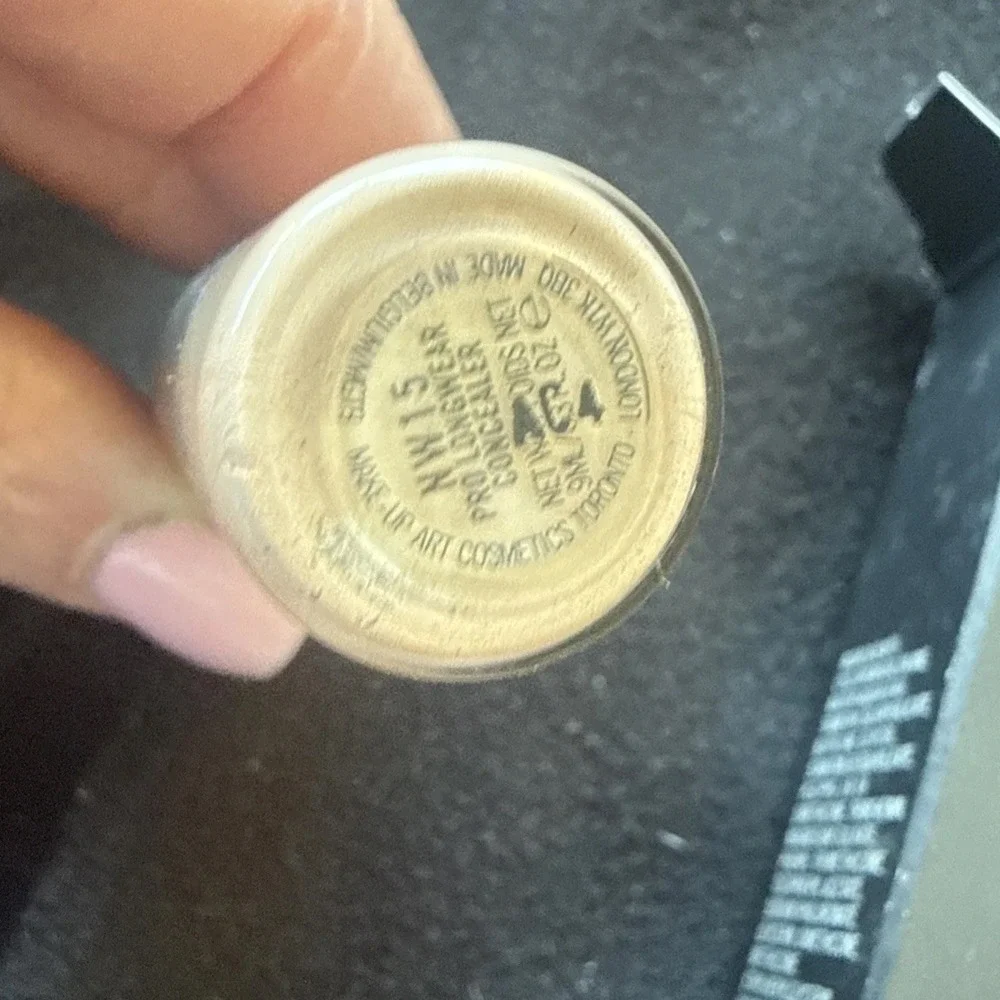 MAC‎ Pro Longwear Concealer - NW15 - 9mL/0.30fl.oz.